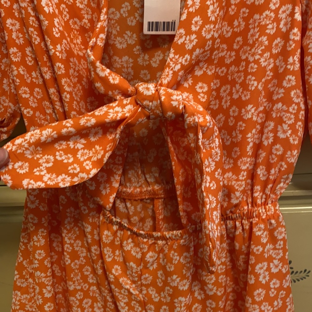 UO Taylor Tie-Front Printed Romper - Picture 2 of 4